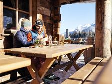 Winterliche Pause mit Köstlichkeiten im Brandnerta