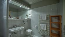 Double room, shower, toilet