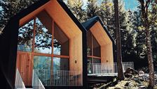 Holiday home, separate toilet and shower/bathtub, facing the forest