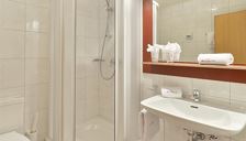 Double room, shower, toilet, superior