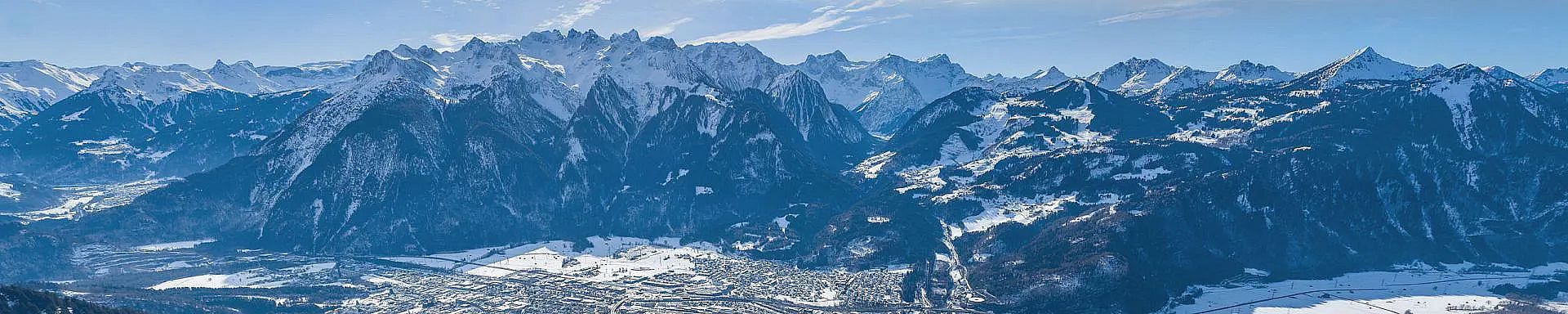 Blick auf Bürs, das Brandnertal und den Rätikon