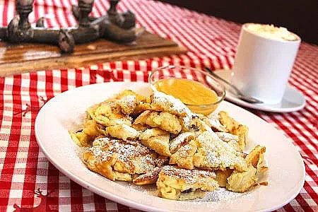 brandnertal-genuss-schattenlagant-hütte-kaiserschmarren