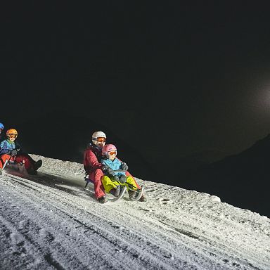 brandnertal-winter-winteraktivitäten-nachtrodeln