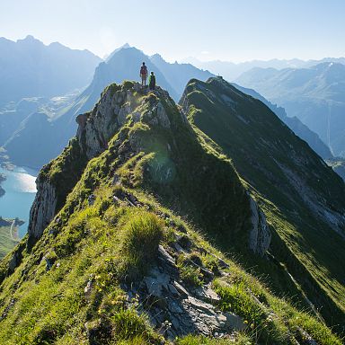 klostertal-sommer-spullersee-gipfel-landschaft